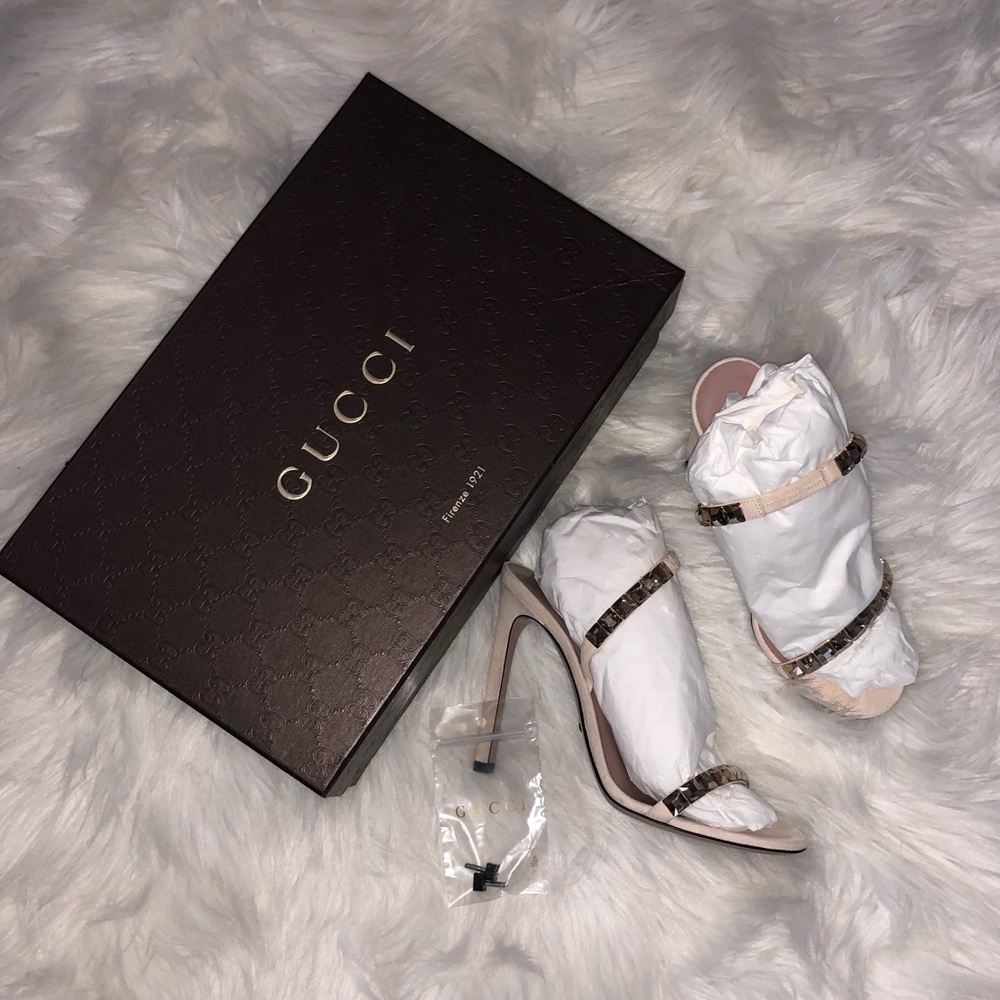 ✨Gucci Cristallo Nude Sandals✨